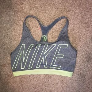 nike sports bra! size medium